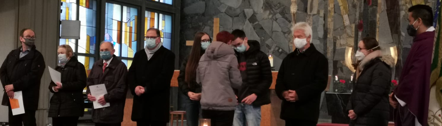 Kolpinggedenktag bei KF Petersberg – Gottesdienst mit Neuaufnahmen und Ehrungen