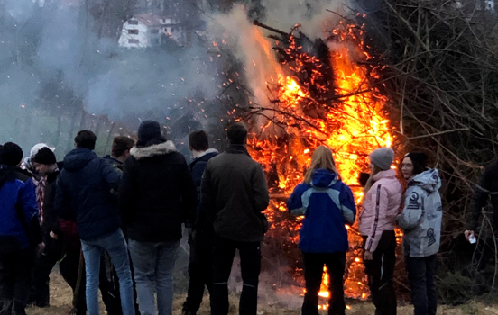 Hutzelfeuer der KF Niederkalbach mit Spende für die Ukraine